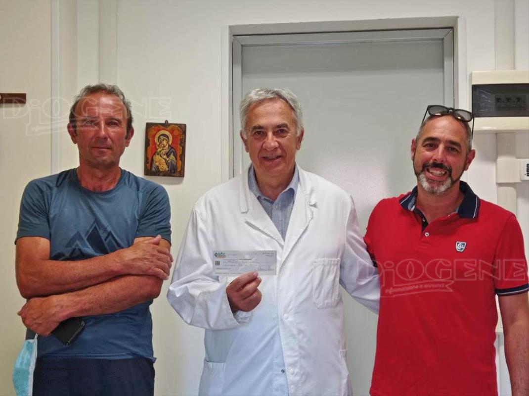Donati all’Hospice 1.600 euro dal circolo ARCi di Villa Rotta