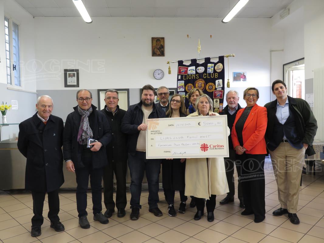 Il Lions Club Forlì Host e il Leo Club hanno donato 5.000 Euro alla Caritas